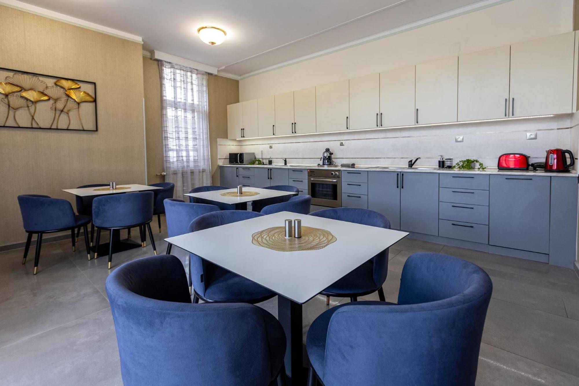 Hotel Clariss Balatonalmadi Bagian luar foto