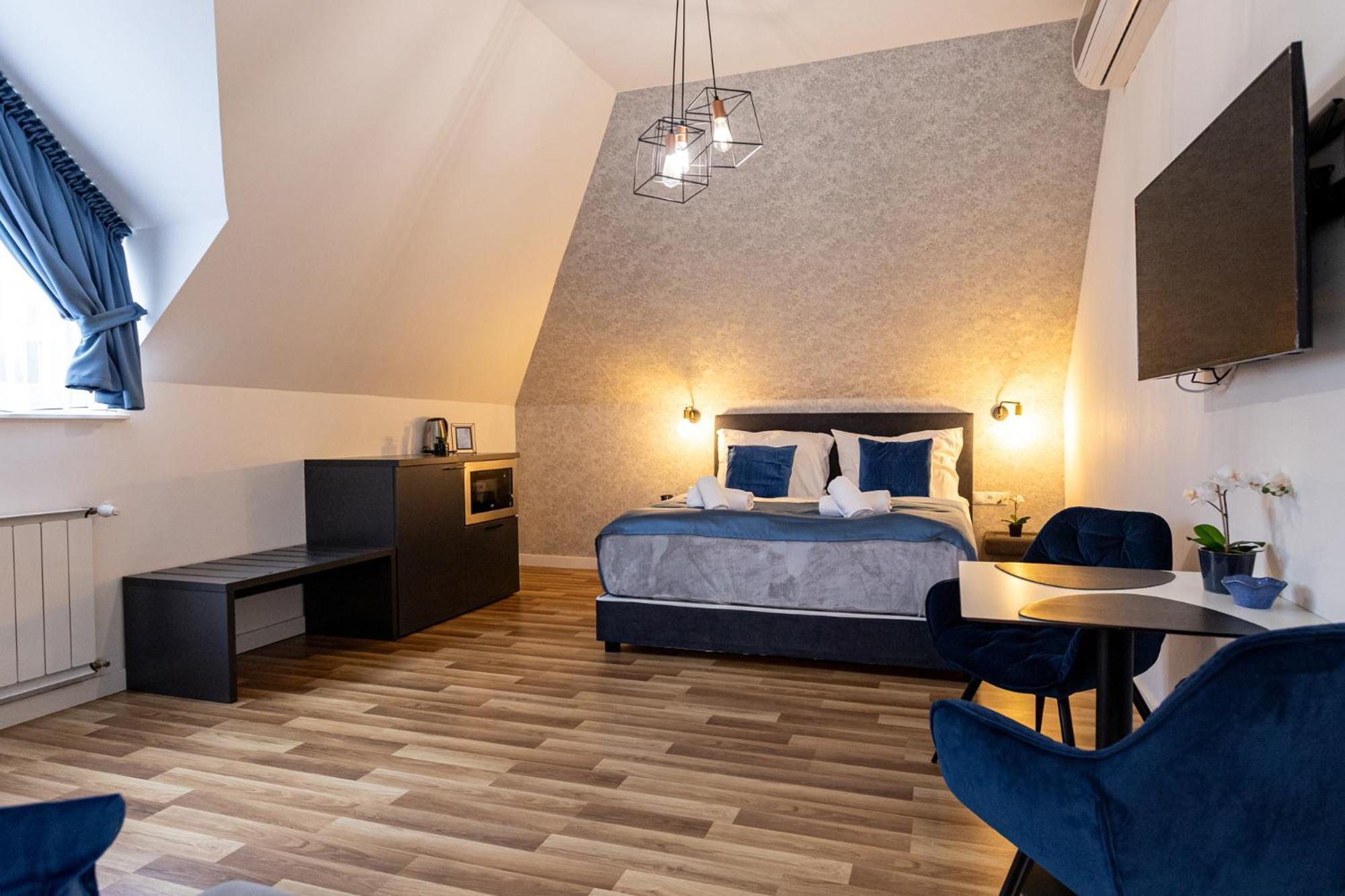 Hotel Clariss Balatonalmadi Bagian luar foto